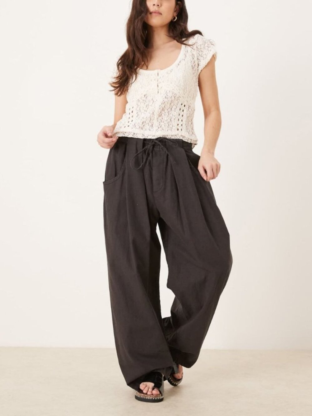 $78 Free People Chambers Laid Back Linen Mid Rise Pull-On Pants, Black, Size S